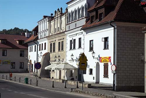 Kamienice przy ulicy Senatorskiej w Kazimierzu Dolnym